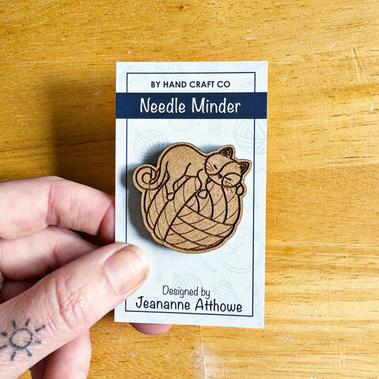 Cat - Wooden Magnetic Needle Minder