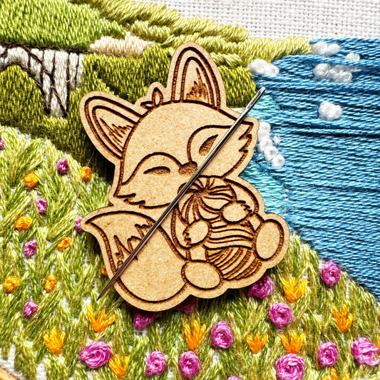 Fox - Wooden Magnetic Needle Minder