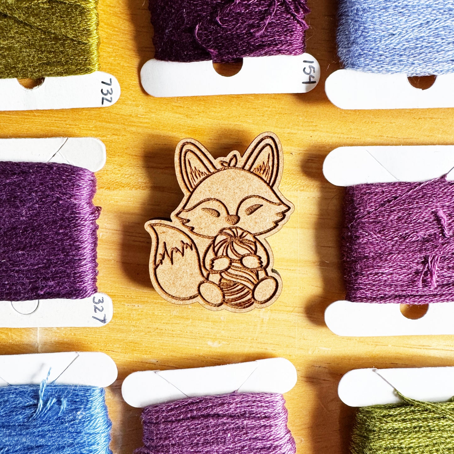 Fox - Wooden Magnetic Needle Minder