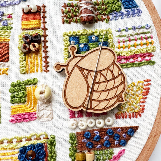 Bee - Wooden Magnetic Needle Minder