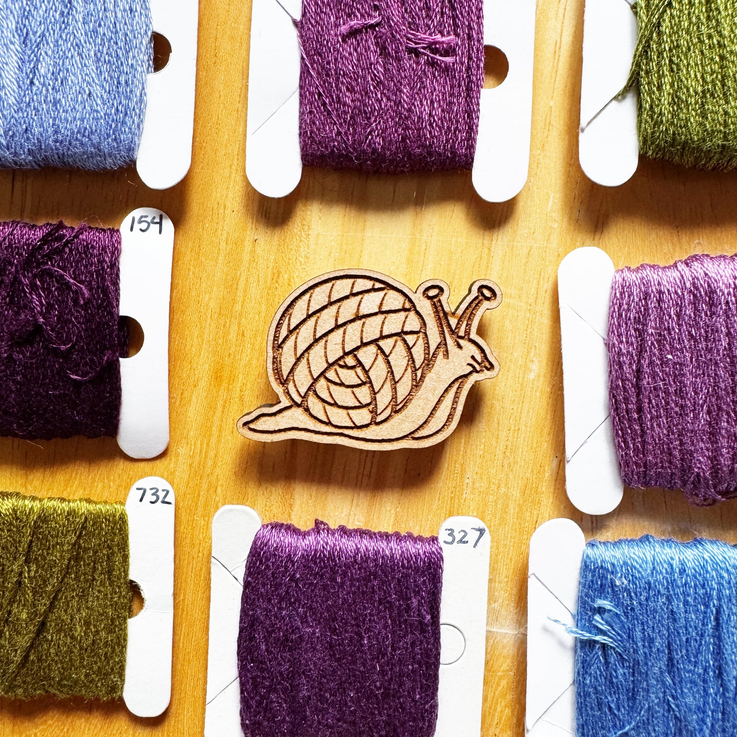 Snail - Wooden Magnetic Needle Minder