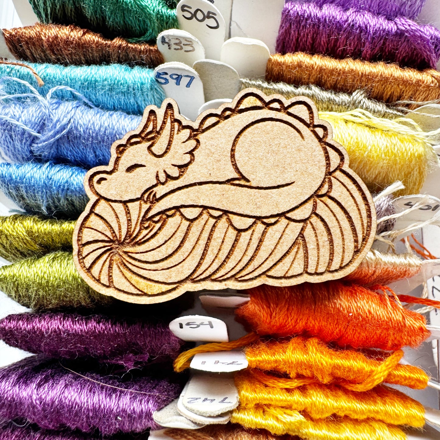 Dragon - Wooden Magnetic Needle Minder