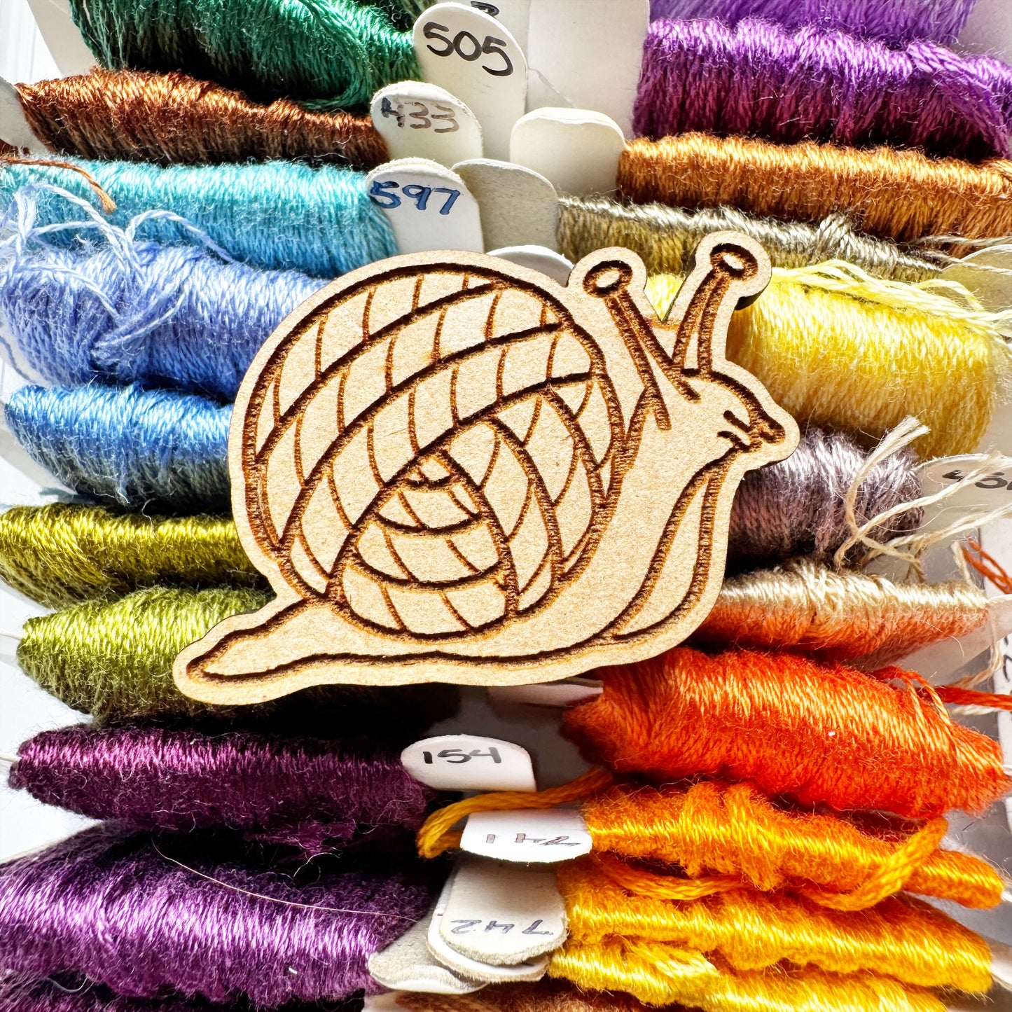 Snail - Wooden Magnetic Needle Minder