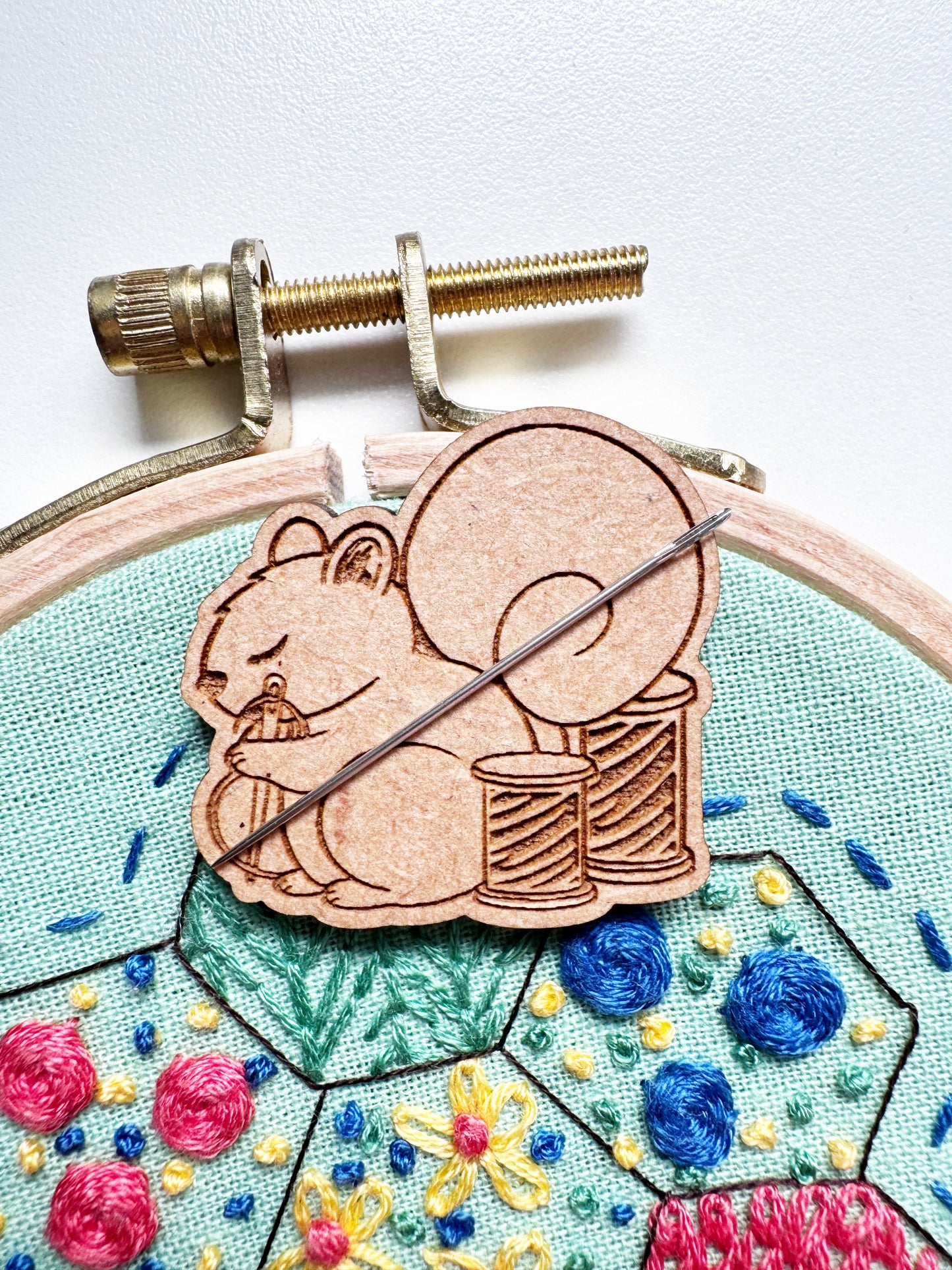 Squirrel - Wooden Magnetic Needle Minder
