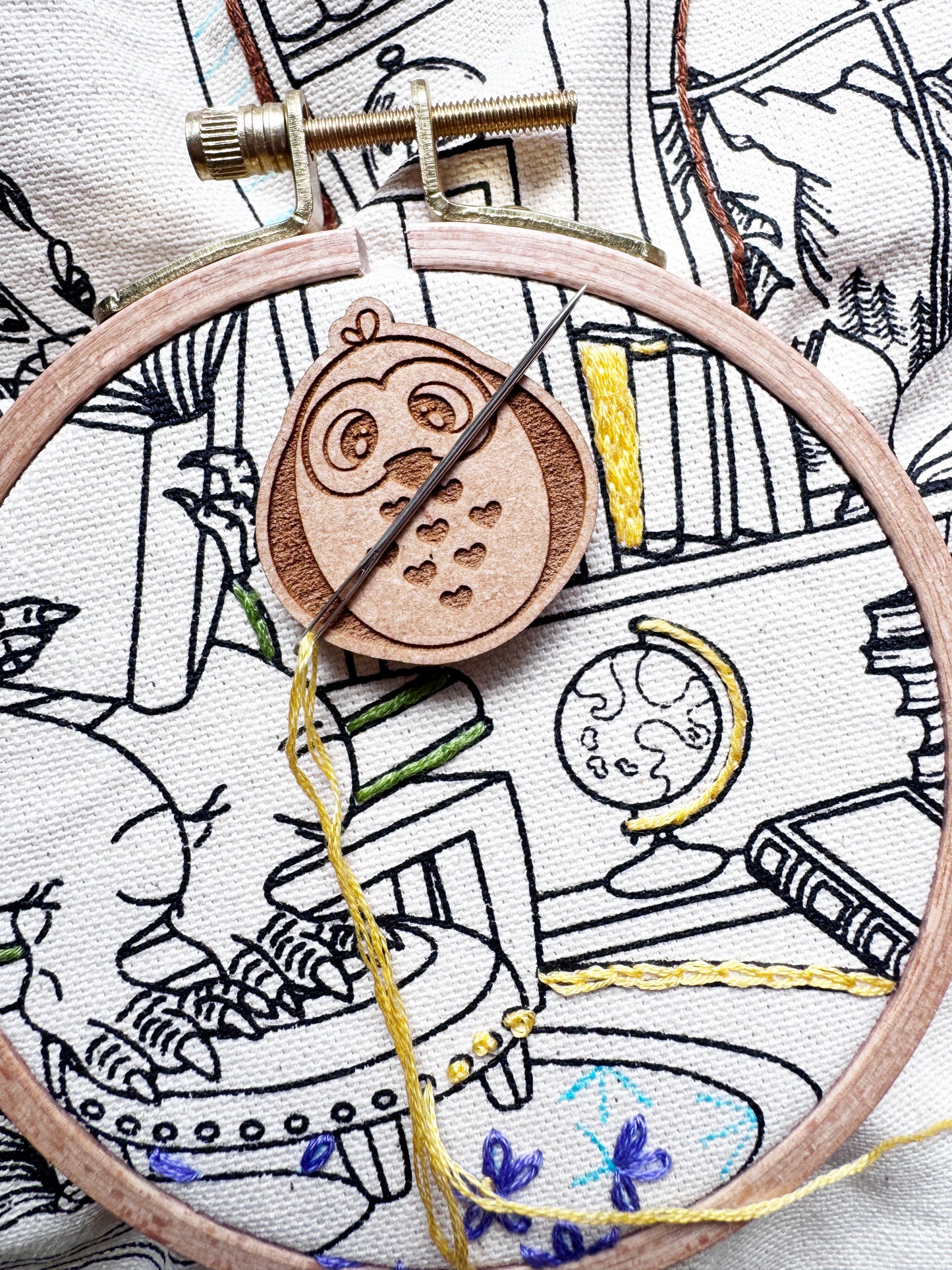 Owl - Wooden Magnetic Needle Minder