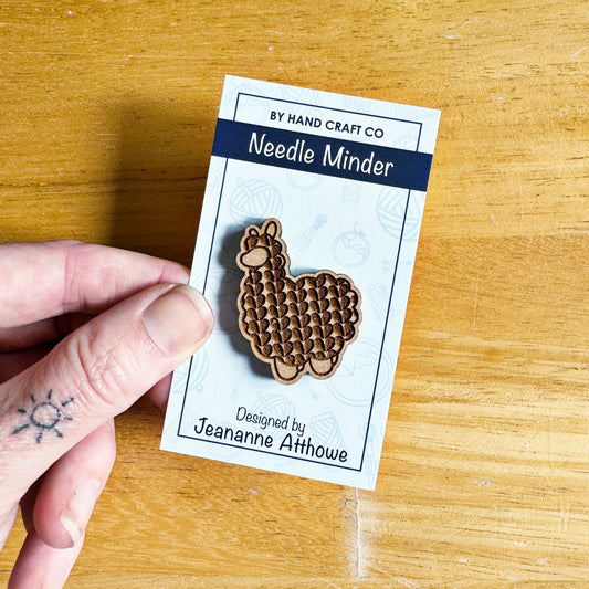 Alpaca - Wooden Magnetic Needle Minder