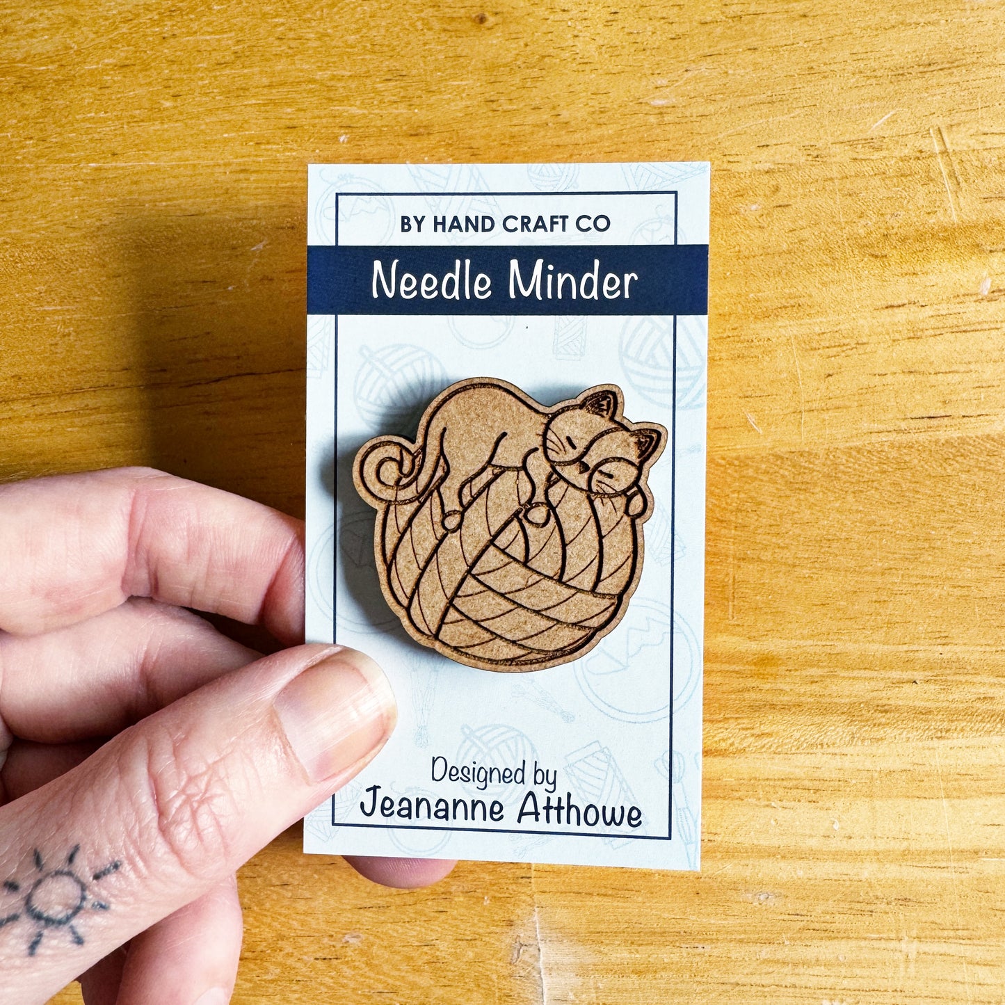 Cat - Wooden Magnetic Needle Minder