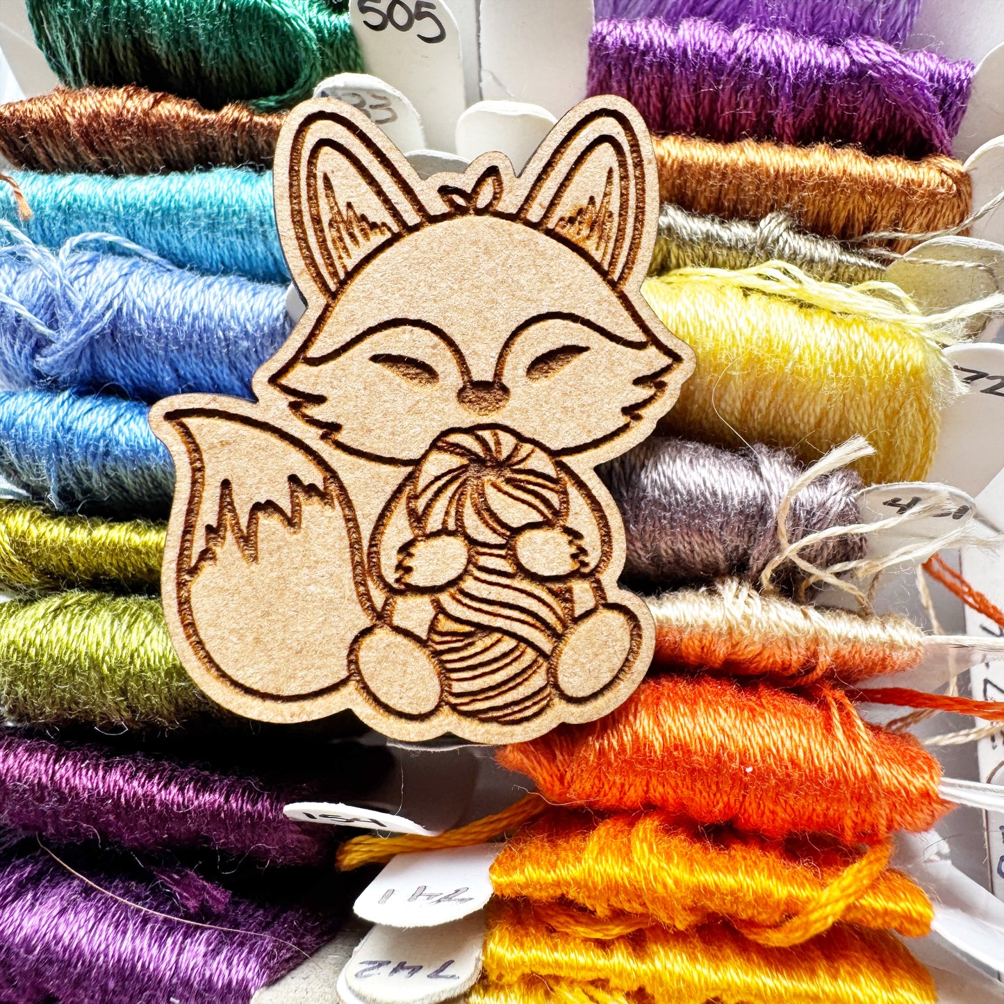 Fox - Wooden Magnetic Needle Minder