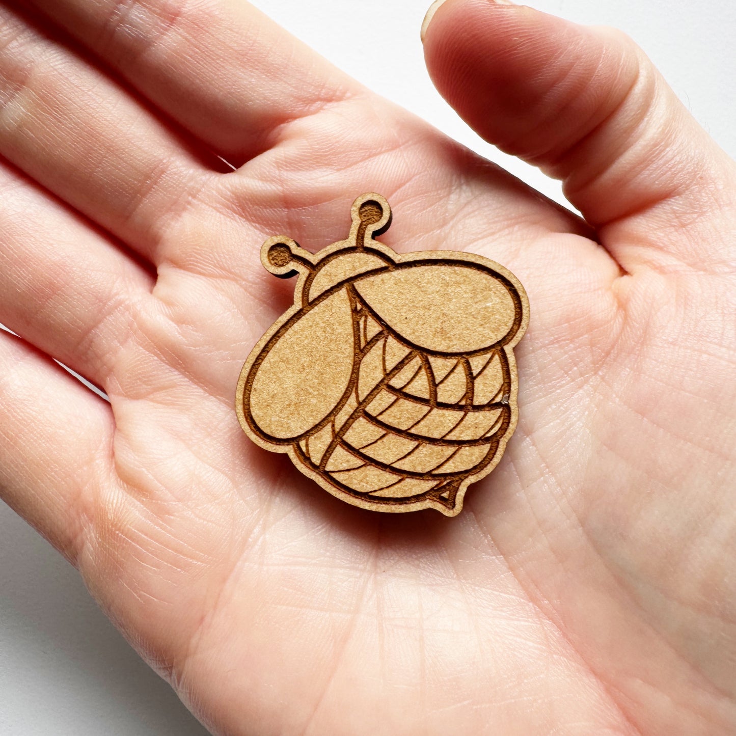 Bee - Wooden Magnetic Needle Minder