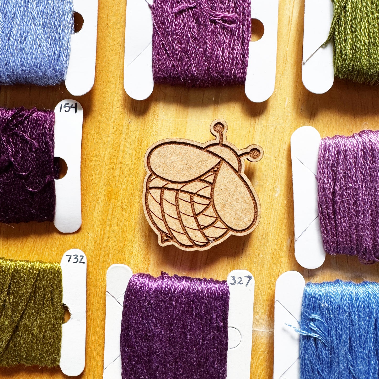 Bee - Wooden Magnetic Needle Minder