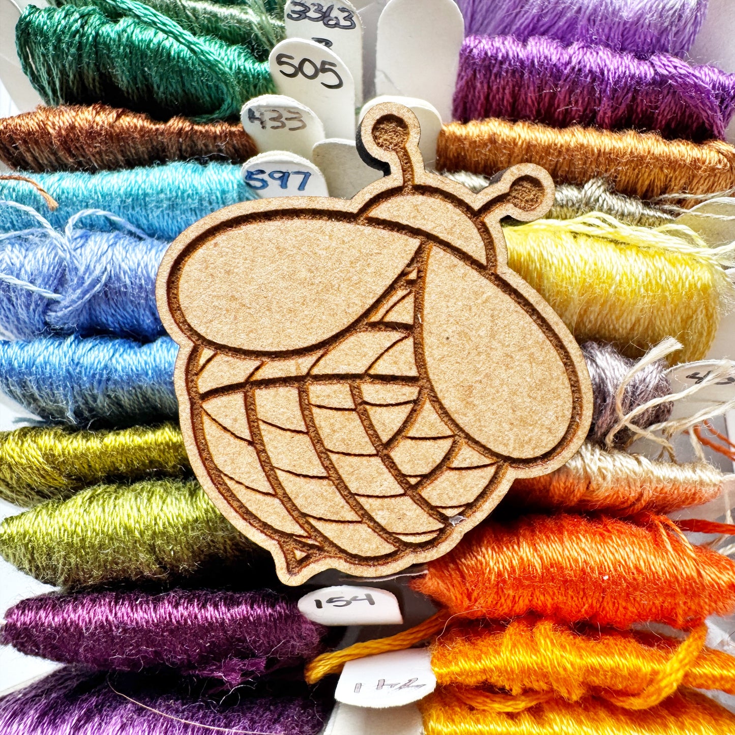 Bee - Wooden Magnetic Needle Minder